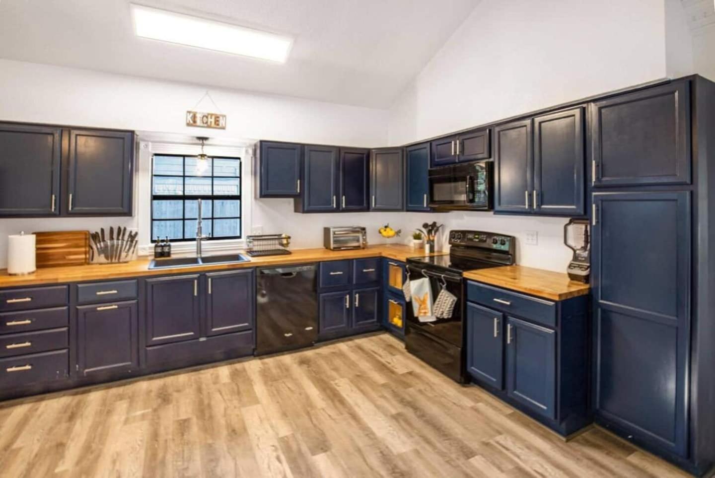 Вилла Sunmeadow Manor Retreat Friendswood Экстерьер фото